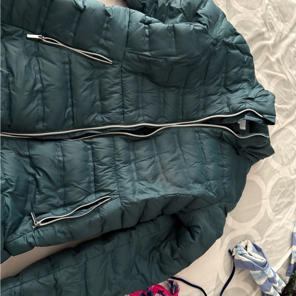 Time and Tru Green Puffer Jacket with Quilted Design